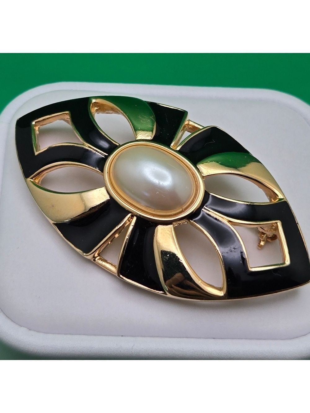 Oval Faux Pearl & Black Cabochon Vintage Gold-Tone Brooch Pin Statement